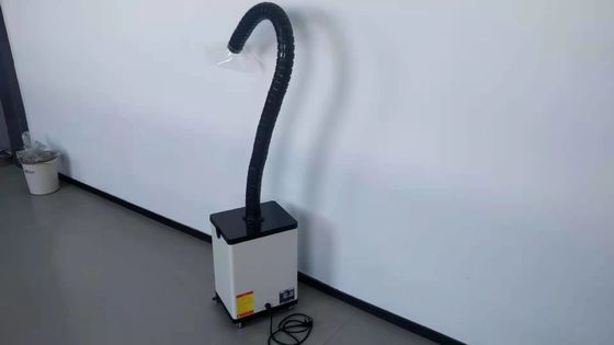 O grau de HEPA H13 filtra o extrator das emanações da poeira 70W para o corte do laser
