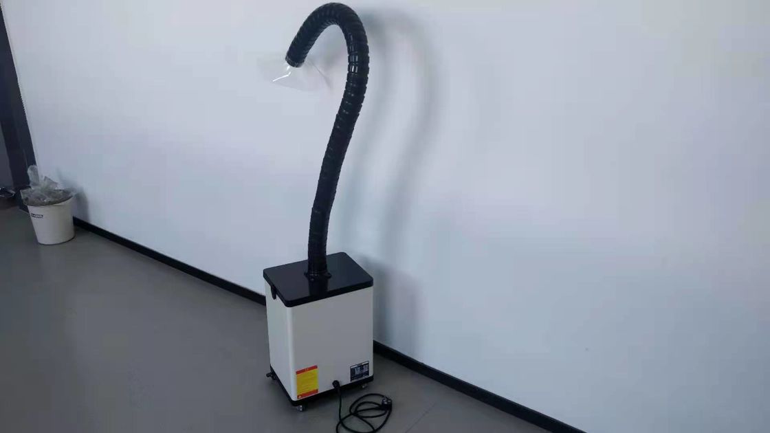 O grau de HEPA H13 filtra o extrator das emanações da poeira 70W para o corte do laser